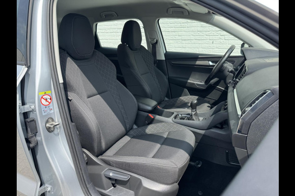 Škoda Karoq 1.0 TSI Style Camera Clima Cruise Trekhaak Inductie laden Navigatie Keyless