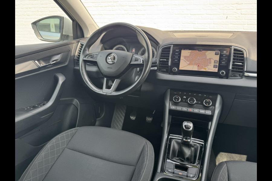 Škoda Karoq 1.0 TSI Style Camera Clima Cruise Trekhaak Inductie laden Navigatie Keyless