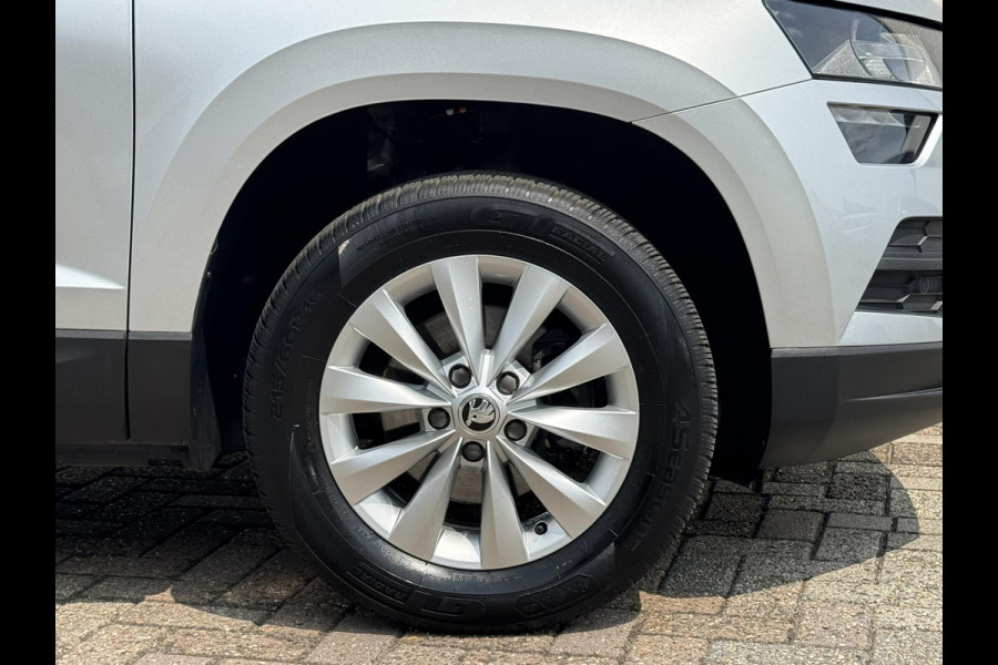 Škoda Karoq 1.0 TSI Style Camera Clima Cruise Trekhaak Inductie laden Navigatie Keyless