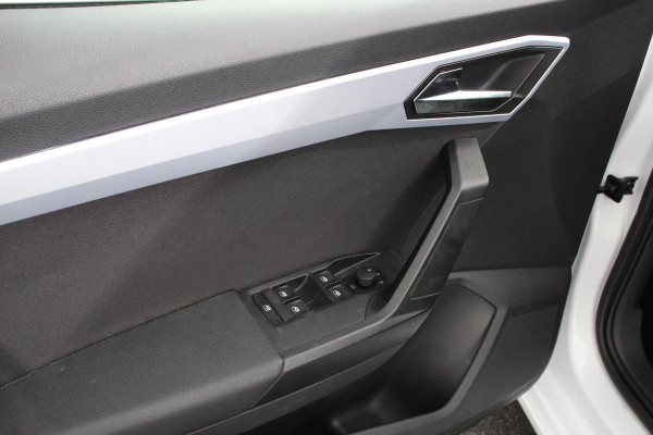 Seat Ibiza 1.0 TSI 110 pk Automaat FR | Navigatie Apple Carplay/Android Auto Adaptive Cruise Control Stoelverwarming Full LED Parkeersensoren Camera Virtual Cockpit Keyless Go
