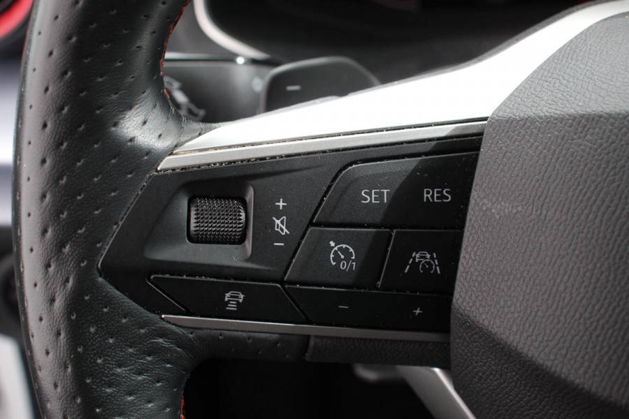 Seat Ibiza 1.0 TSI 110 pk Automaat FR | Navigatie Apple Carplay/Android Auto Adaptive Cruise Control Stoelverwarming Full LED Parkeersensoren Camera Virtual Cockpit Keyless Go