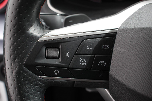 Seat Ibiza 1.0 TSI 110 pk Automaat FR | Navigatie Apple Carplay/Android Auto Adaptive Cruise Control Stoelverwarming Full LED Parkeersensoren Camera Virtual Cockpit Keyless Go