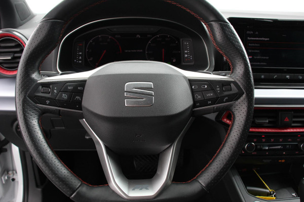 Seat Ibiza 1.0 TSI 110 pk Automaat FR | Navigatie Apple Carplay/Android Auto Adaptive Cruise Control Stoelverwarming Full LED Parkeersensoren Camera Virtual Cockpit Keyless Go