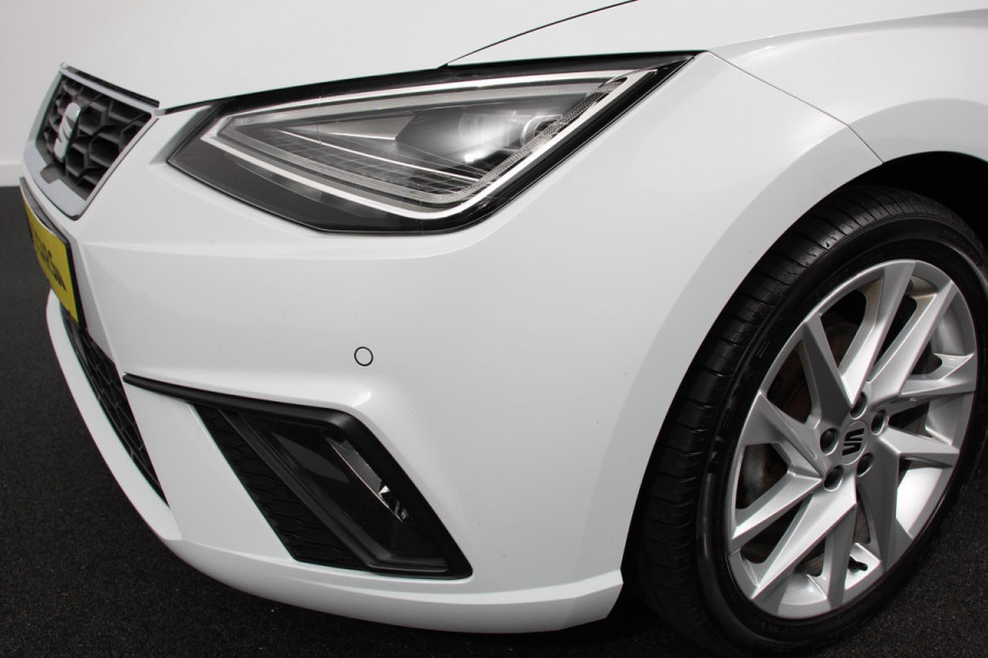 Seat Ibiza 1.0 TSI 110 pk Automaat FR | Navigatie Apple Carplay/Android Auto Adaptive Cruise Control Stoelverwarming Full LED Parkeersensoren Camera Virtual Cockpit Keyless Go