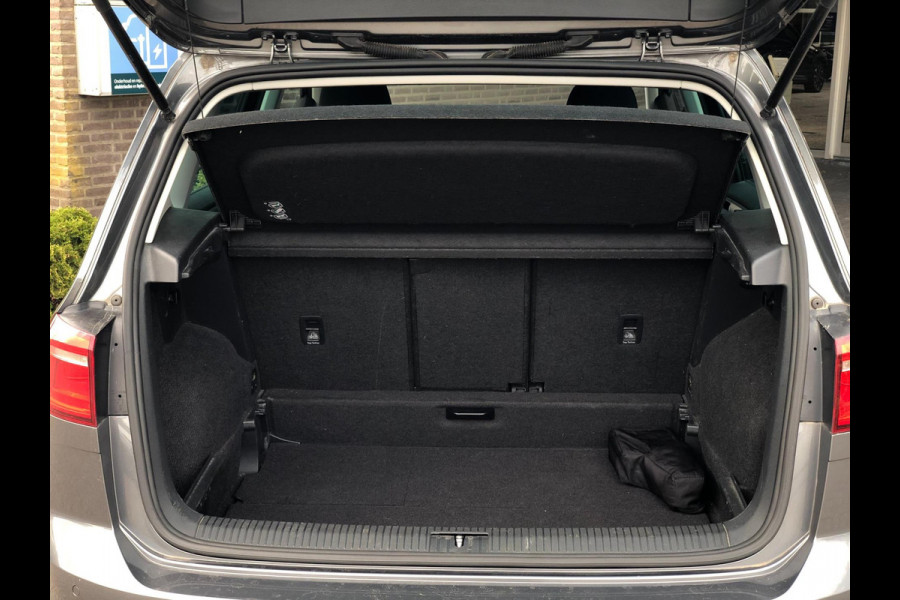 Volkswagen Golf Sportsvan 1.0 TSI Comfortline | Navi, PDC, Cruise, Climate, Apple Carplay/Android Auto, Trekhaak | Dealeroh. | NAP
