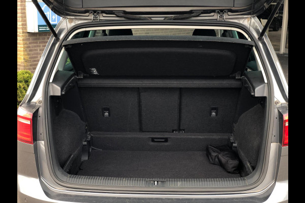 Volkswagen Golf Sportsvan 1.0 TSI Comfortline | Navi, PDC, Cruise, Climate, Apple Carplay/Android Auto, Trekhaak | Dealeroh. | NAP