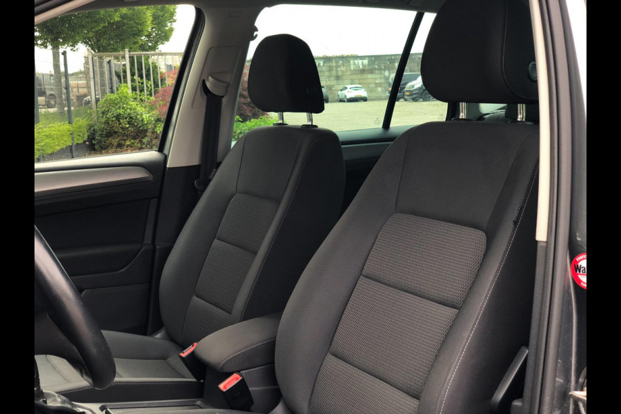 Volkswagen Golf Sportsvan 1.0 TSI Comfortline | Navi, PDC, Cruise, Climate, Apple Carplay/Android Auto, Trekhaak | Dealeroh. | NAP