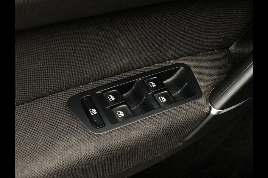 Volkswagen Golf Sportsvan 1.0 TSI Comfortline | Navi, PDC, Cruise, Climate, Apple Carplay/Android Auto, Trekhaak | Dealeroh. | NAP