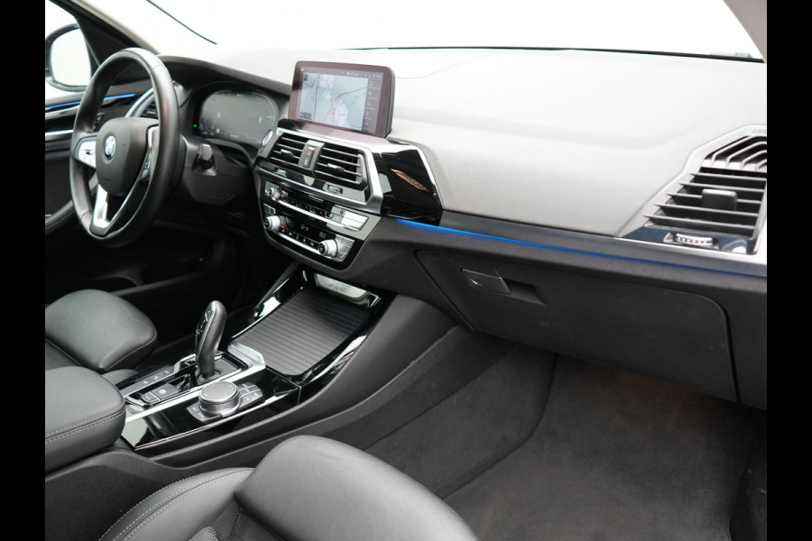 BMW X3 xDrive30e X Line Plug In Hybrid 293pk PHEV | Trekhaak af Fabriek | Adaptive Cruise | Apple Carplay | Sportstoelen Verwarmd | 19"L.M | Sfeerverlichting | Navi Full Map |