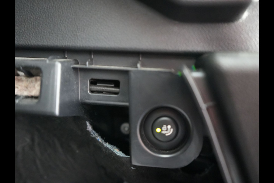 BMW X3 xDrive30e X Line Plug In Hybrid 293pk PHEV | Trekhaak af Fabriek | Adaptive Cruise | Apple Carplay | Sportstoelen Verwarmd | 19"L.M | Sfeerverlichting | Navi Full Map |