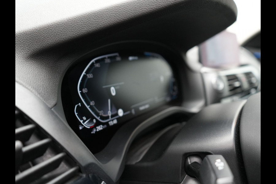 BMW X3 xDrive30e X Line Plug In Hybrid 293pk PHEV | Trekhaak af Fabriek | Adaptive Cruise | Apple Carplay | Sportstoelen Verwarmd | 19"L.M | Sfeerverlichting | Navi Full Map |