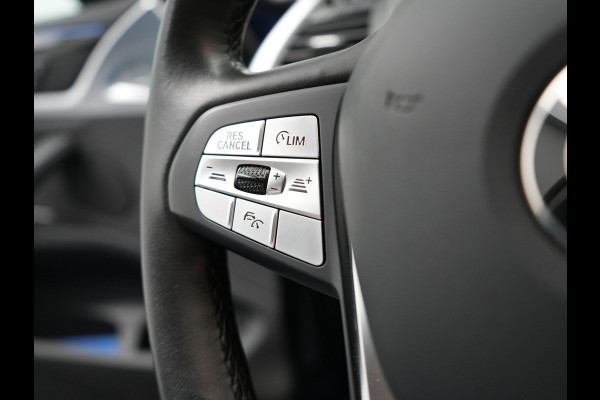 BMW X3 xDrive30e X Line Plug In Hybrid 293pk PHEV | Trekhaak af Fabriek | Adaptive Cruise | Apple Carplay | Sportstoelen Verwarmd | 19"L.M | Sfeerverlichting | Navi Full Map |