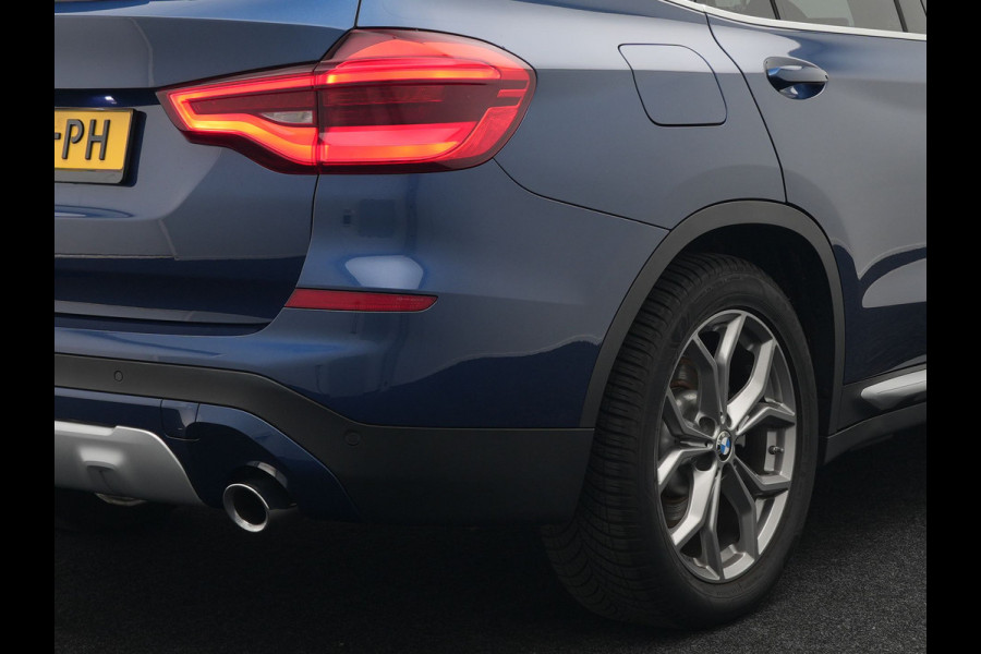 BMW X3 xDrive30e X Line Plug In Hybrid 293pk PHEV | Trekhaak af Fabriek | Adaptive Cruise | Apple Carplay | Sportstoelen Verwarmd | 19"L.M | Sfeerverlichting | Navi Full Map |