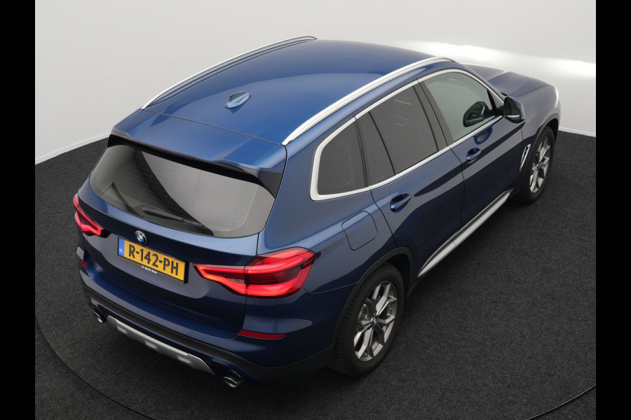 BMW X3 xDrive30e X Line Plug In Hybrid 293pk PHEV | Trekhaak af Fabriek | Adaptive Cruise | Apple Carplay | Sportstoelen Verwarmd | 19"L.M | Sfeerverlichting | Navi Full Map |
