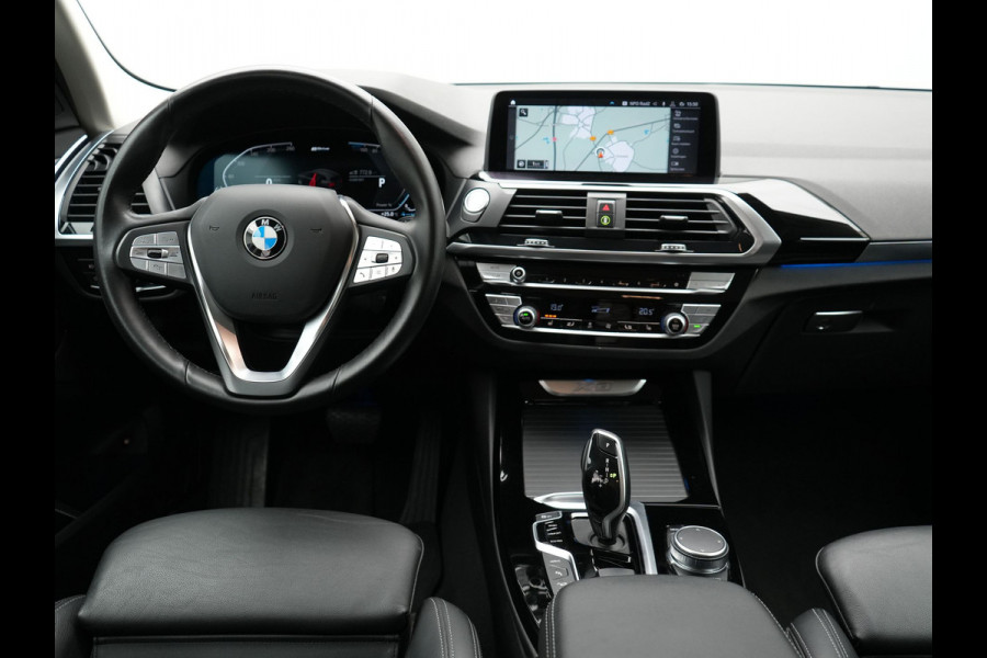 BMW X3 xDrive30e X Line Plug In Hybrid 293pk PHEV | Trekhaak af Fabriek | Adaptive Cruise | Apple Carplay | Sportstoelen Verwarmd | 19"L.M | Sfeerverlichting | Navi Full Map |