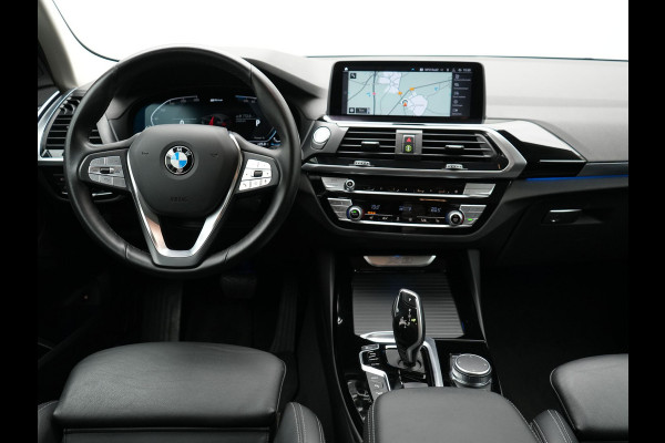 BMW X3 xDrive30e X Line Plug In Hybrid 293pk PHEV | Trekhaak af Fabriek | Adaptive Cruise | Apple Carplay | Sportstoelen Verwarmd | 19"L.M | Sfeerverlichting | Navi Full Map |