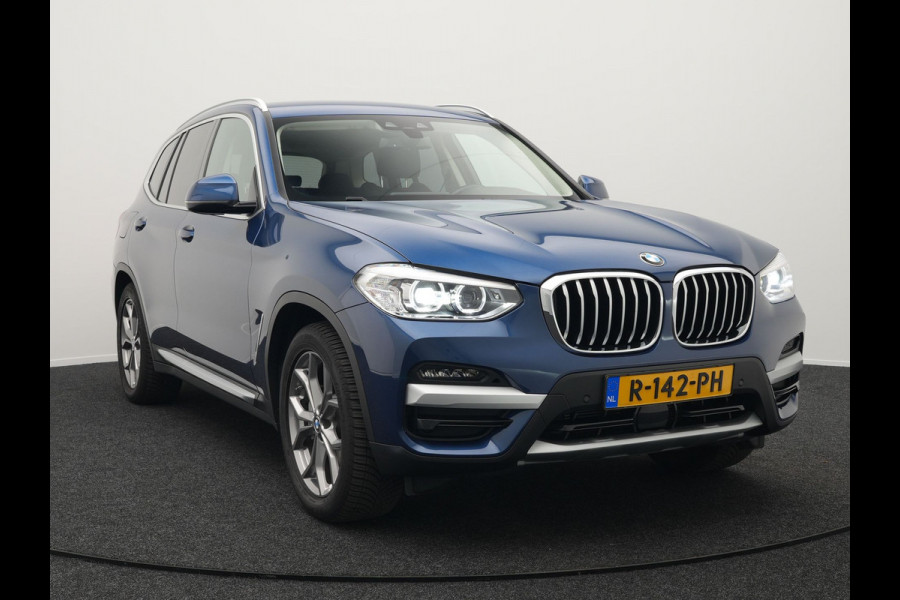 BMW X3 xDrive30e X Line Plug In Hybrid 293pk PHEV | Trekhaak af Fabriek | Adaptive Cruise | Apple Carplay | Sportstoelen Verwarmd | 19"L.M | Sfeerverlichting | Navi Full Map |