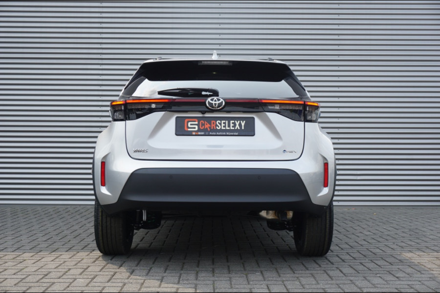 Toyota Yaris Cross 1.5 Hybr 130 Pk Teamplayer 15 JR GARANTIE | NIEUW | WINTERPACK