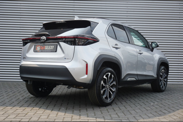 Toyota Yaris Cross 1.5 Hybr 130 Pk Teamplayer 15 JR GARANTIE | NIEUW | WINTERPACK