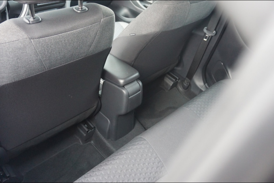 Toyota Yaris Cross 1.5 Hybr 130 Pk Teamplayer 15 JR GARANTIE | NIEUW | WINTERPACK