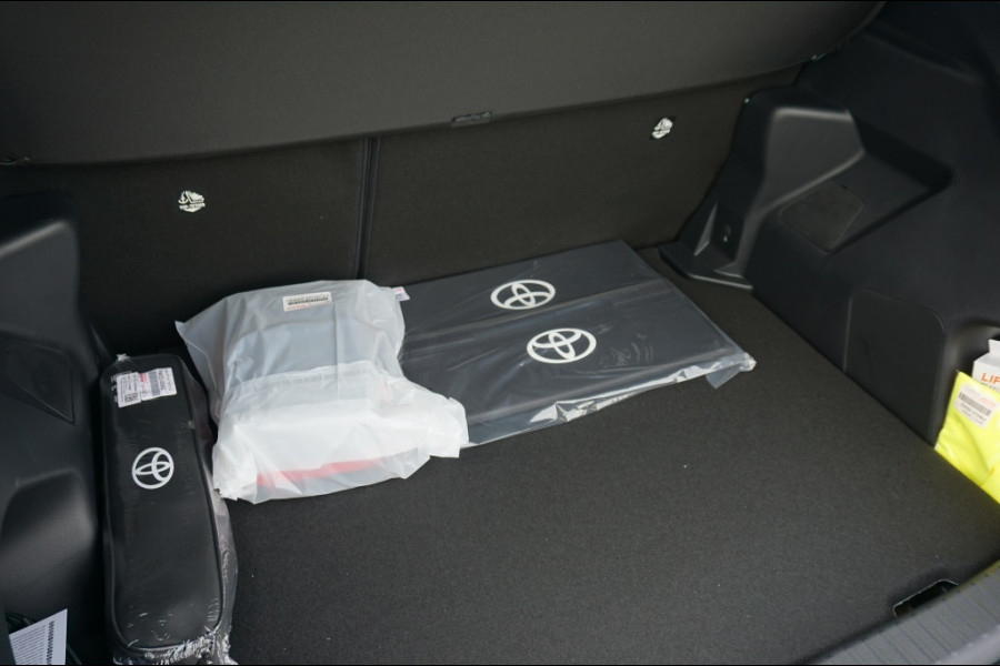 Toyota Yaris Cross 1.5 Hybr 130 Pk Teamplayer 15 JR GARANTIE | NIEUW | WINTERPACK