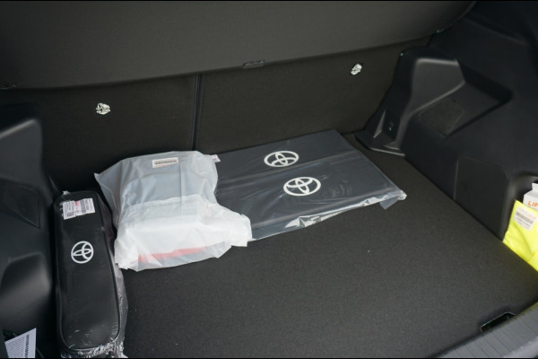 Toyota Yaris Cross 1.5 Hybr 130 Pk Teamplayer 15 JR GARANTIE | NIEUW | WINTERPACK