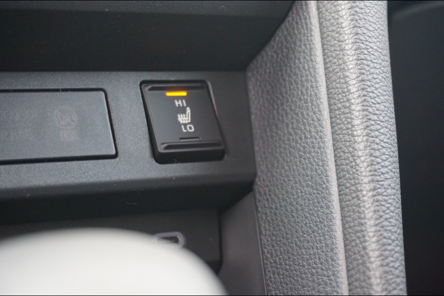Toyota Yaris Cross 1.5 Hybr 130 Pk Teamplayer 15 JR GARANTIE | NIEUW | WINTERPACK