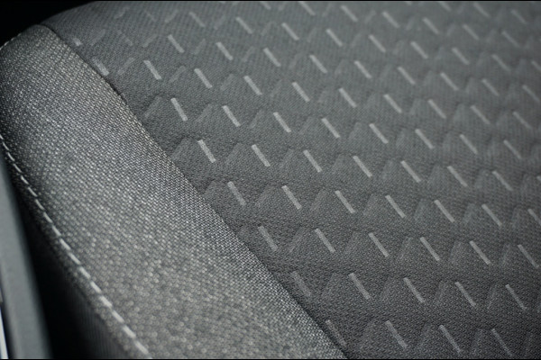 Toyota Yaris Cross 1.5 Hybr 130 Pk Teamplayer 15 JR GARANTIE | NIEUW | WINTERPACK