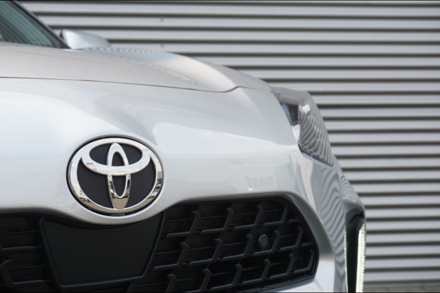Toyota Yaris Cross 1.5 Hybr 130 Pk Teamplayer 15 JR GARANTIE | NIEUW | WINTERPACK
