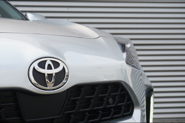 Toyota Yaris Cross 1.5 Hybr 130 Pk Teamplayer 15 JR GARANTIE | NIEUW | WINTERPACK