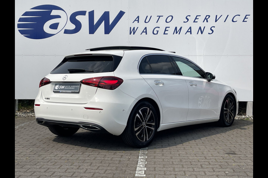 Mercedes-Benz A-Klasse 180 Luxury Line | Facelift | Pano | Ambiente | Camera | CarPlay | LED | Keyless | DAB+