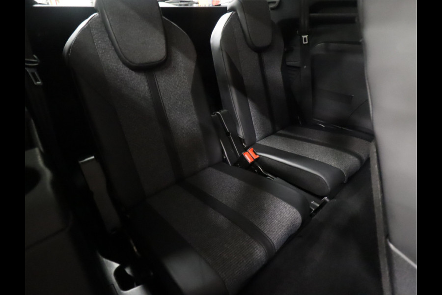 Peugeot 5008 1.2 PureTech Allure 7-Pers 7P [APPLE CARPLAY, ANDROID, CAMERA, HILL DESCENT, OFFROAD MODES, STOELVERWARMING, CRUISE, NAVI, NIEUWSTAAT]