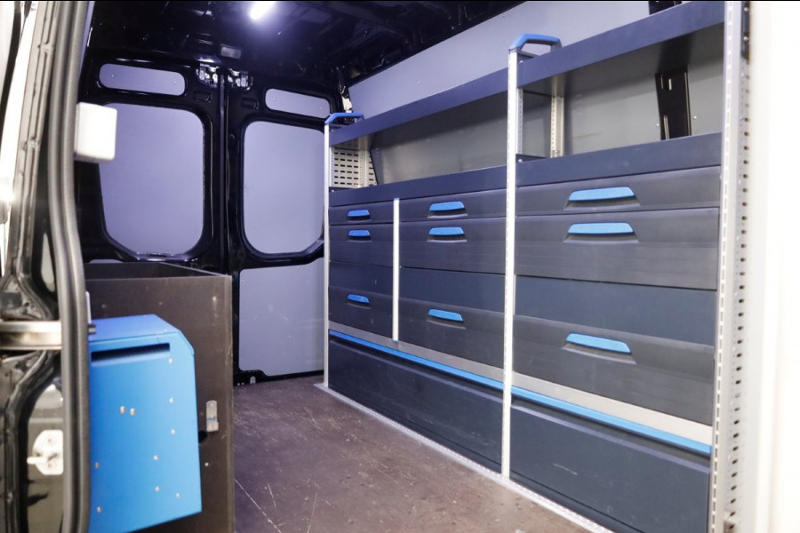 Iveco Daily 40C18 3.0 180pk L2H2 HiMatic Automaat LED/Inrichting/Trekhaak 3500kg 03-2021