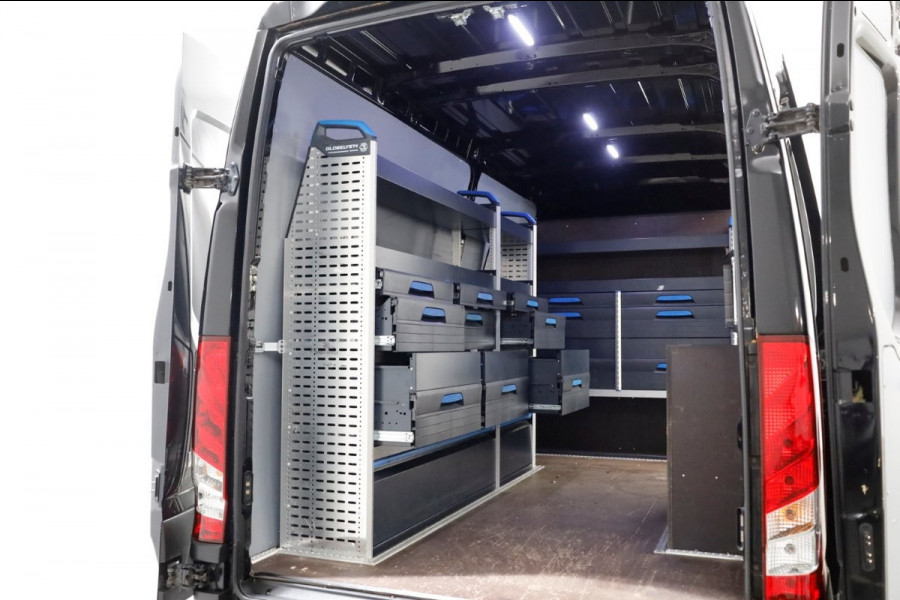 Iveco Daily 40C18 3.0 180pk L2H2 HiMatic Automaat LED/Inrichting/Trekhaak 3500kg 03-2021