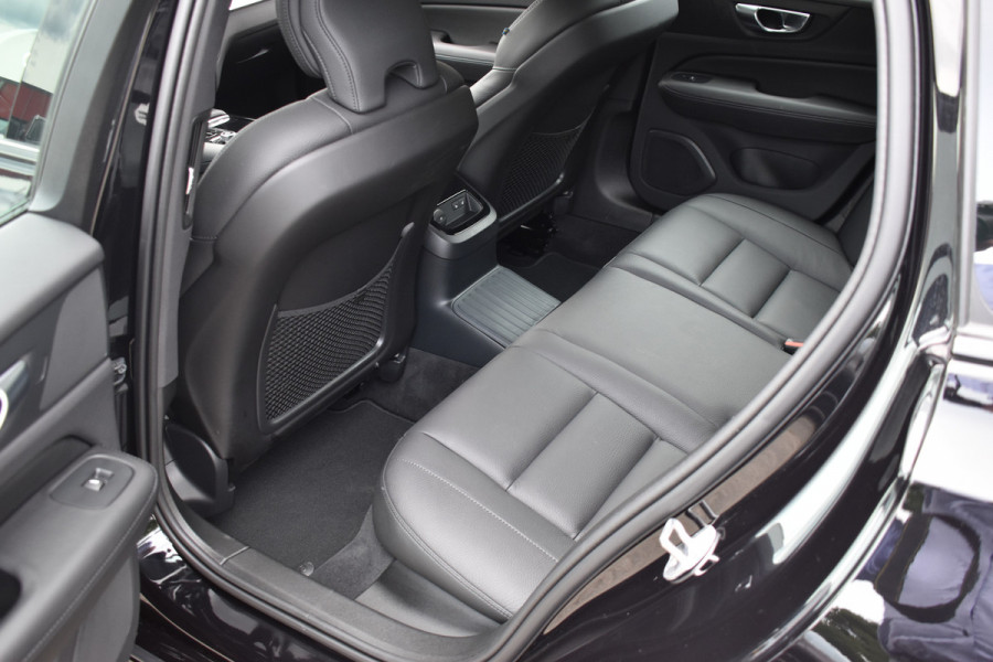 Volvo V60 T6 350 PK Plug-in hybrid AWD Plus Dark ACC | Camera | 19 Inch | Leer | Elec Stoel | Apple Car Play \ Google infotainment
