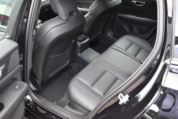 Volvo V60 T6 350 PK Plug-in hybrid AWD Plus Dark ACC | Camera | 19 Inch | Leer | Elec Stoel | Apple Car Play \ Google infotainment