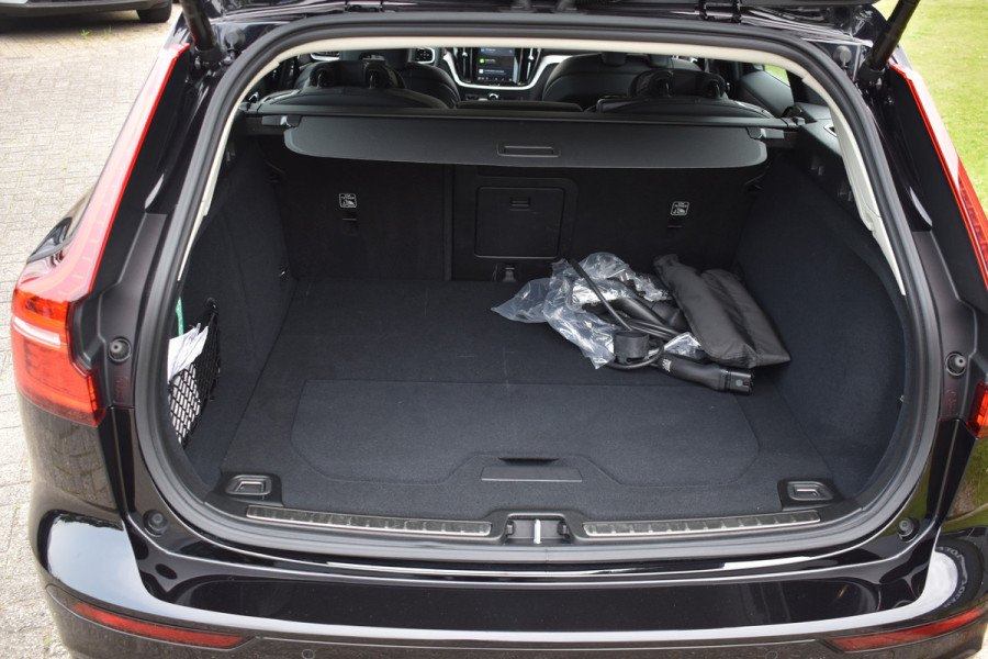 Volvo V60 T6 350 PK Plug-in hybrid AWD Plus Dark ACC | Camera | 19 Inch | Leer | Elec Stoel | Apple Car Play \ Google infotainment