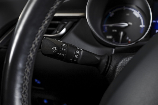 Toyota C-HR 1.8 Hybrid Dynamic - Automaat | Adapt. Cruise | Stoel-+Stuurverw. | PDC | Camera | NAV | ECC | LM 18" | Afn. Trekhaak
