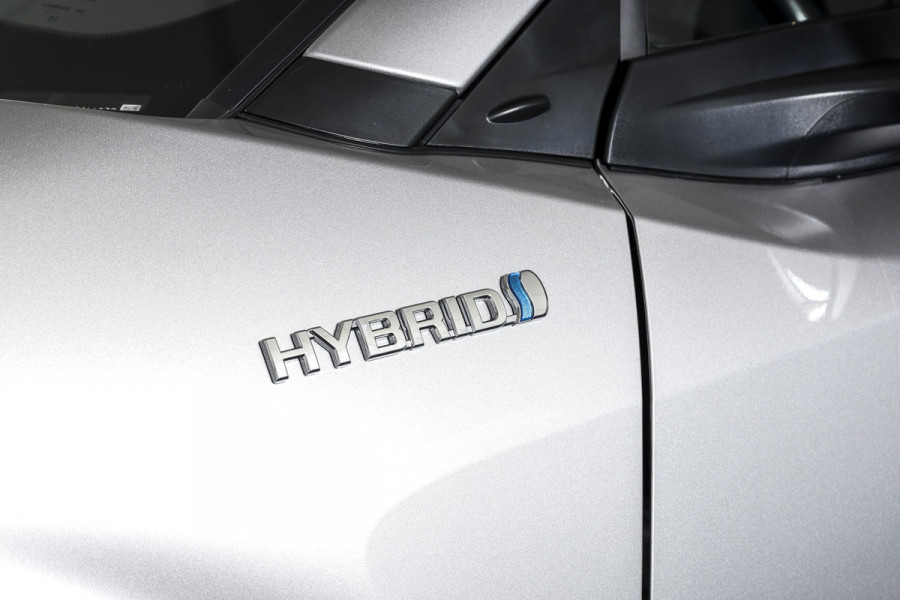 Toyota C-HR 1.8 Hybrid Dynamic - Automaat | Adapt. Cruise | Stoel-+Stuurverw. | PDC | Camera | NAV | ECC | LM 18" | Afn. Trekhaak