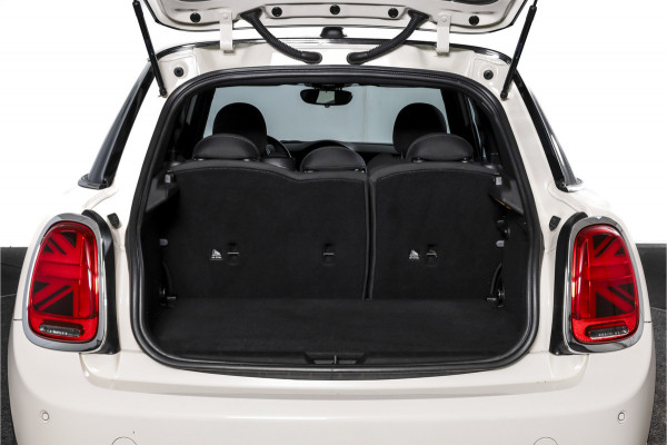 MINI Mini 1.5 Cooper Pepper Serious Business - Automaat | Cruise | Harman/kardon | Stoelverw. | PDC | NAV | ECC | LM 17" |