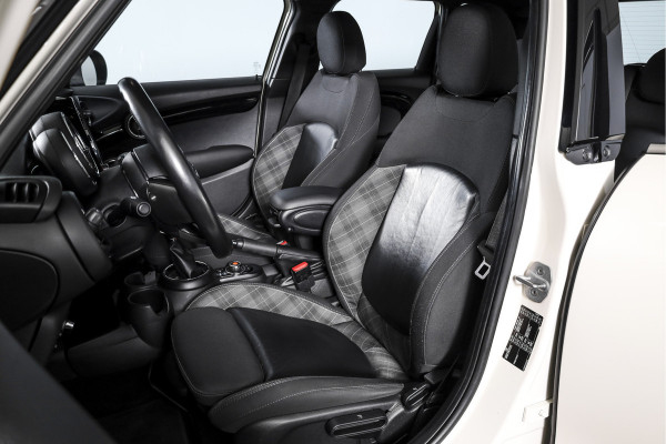 MINI Mini 1.5 Cooper Pepper Serious Business - Automaat | Cruise | Harman/kardon | Stoelverw. | PDC | NAV | ECC | LM 17" |