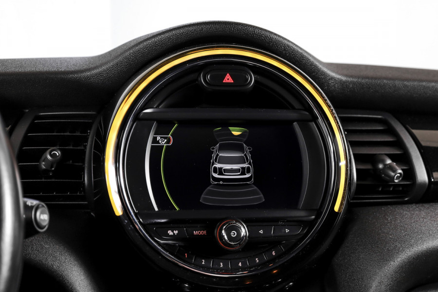 MINI Mini 1.5 Cooper Pepper Serious Business - Automaat | Cruise | Harman/kardon | Stoelverw. | PDC | NAV | ECC | LM 17" |