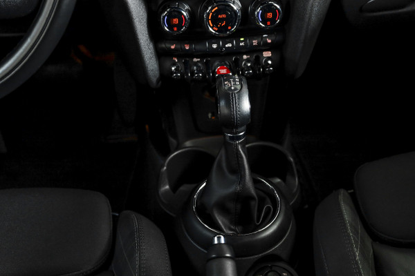 MINI Mini 1.5 Cooper Pepper Serious Business - Automaat | Cruise | Harman/kardon | Stoelverw. | PDC | NAV | ECC | LM 17" |