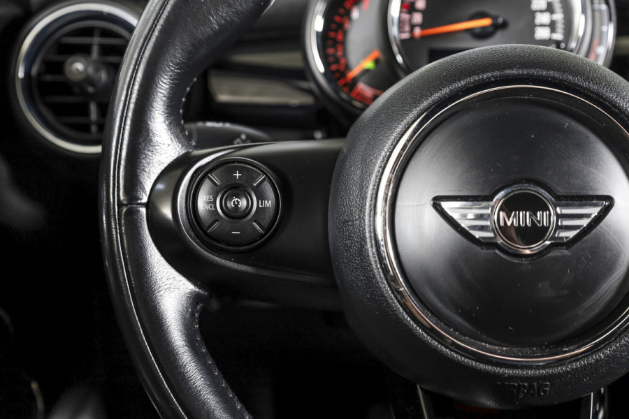 MINI Mini 1.5 Cooper Pepper Serious Business - Automaat | Cruise | Harman/kardon | Stoelverw. | PDC | NAV | ECC | LM 17" |