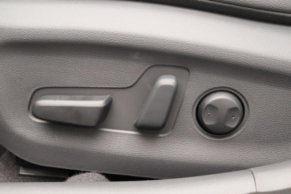 Hyundai IONIQ 1.6 GDi Comfort * Trekhaak * Camera Leder Keyless Stoelverwarming
