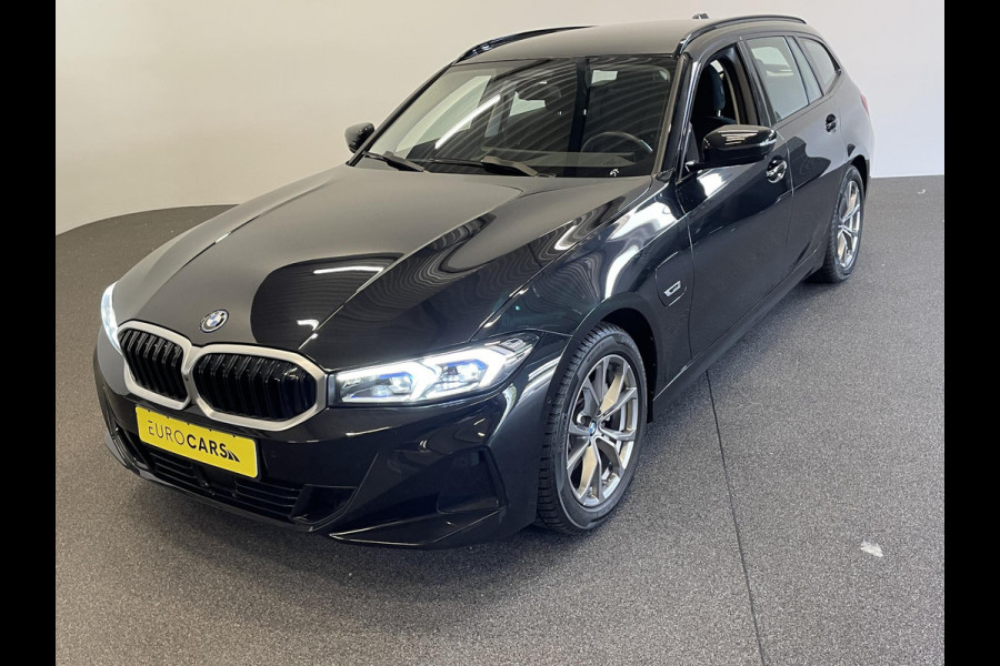 BMW 3 Serie Touring 320e Climate control Adaptive cruise control Parkeersensoren Navigatie LED Apple Carplay/ Android Auto