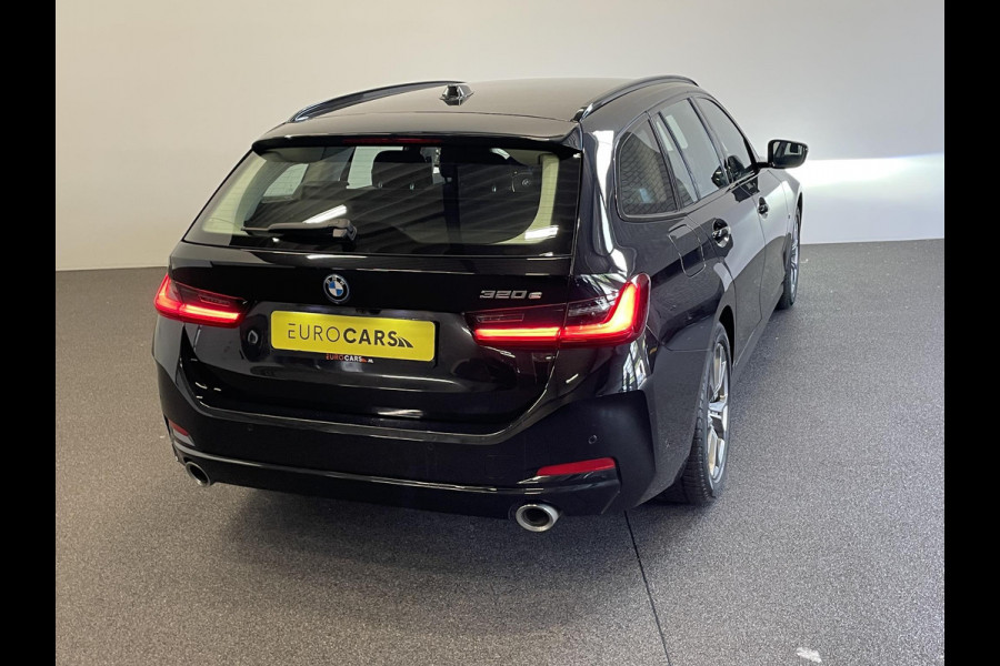 BMW 3 Serie Touring 320e Climate control Adaptive cruise control Parkeersensoren Navigatie LED Apple Carplay/ Android Auto
