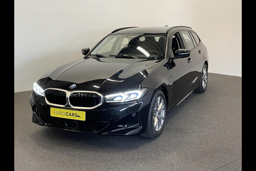 BMW 3 Serie Touring 320e Climate control Adaptive cruise control Parkeersensoren Navigatie LED Apple Carplay/ Android Auto