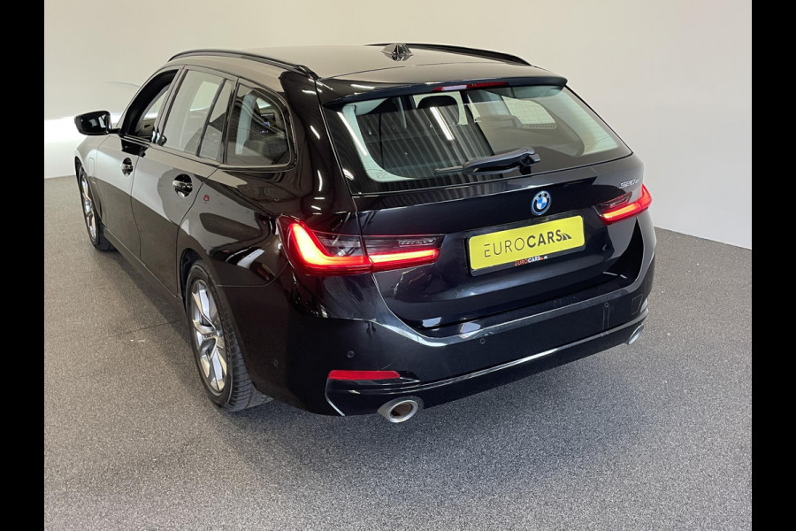 BMW 3 Serie Touring 320e Climate control Adaptive cruise control Parkeersensoren Navigatie LED Apple Carplay/ Android Auto