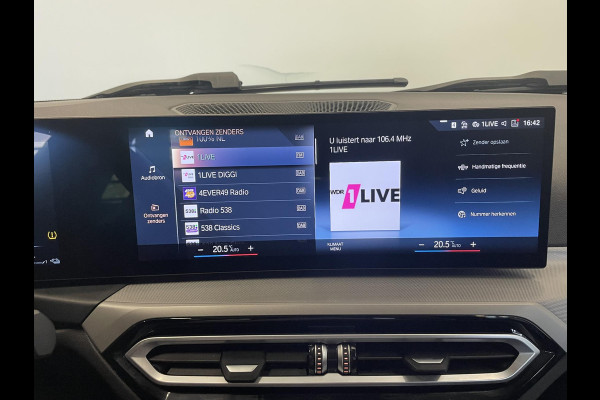 BMW 3 Serie Touring 320e Climate control Adaptive cruise control Parkeersensoren Navigatie LED Apple Carplay/ Android Auto